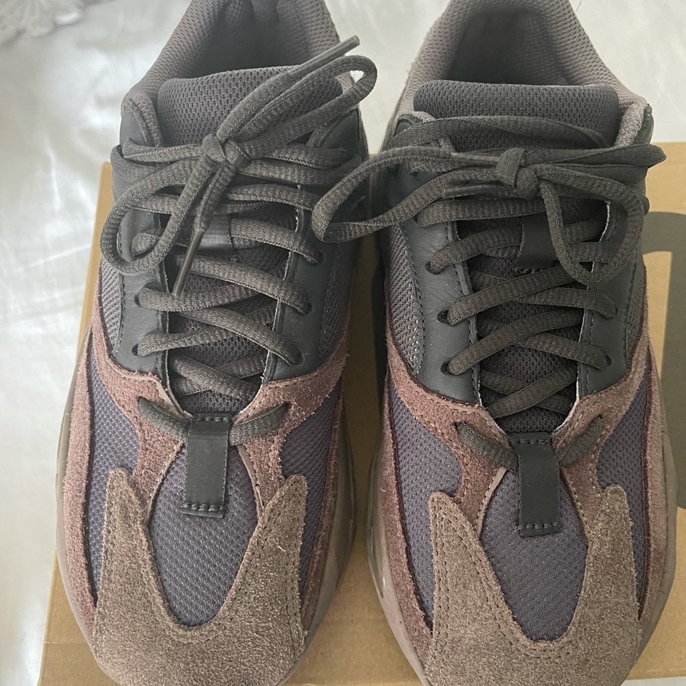 Yeezy Boost 700